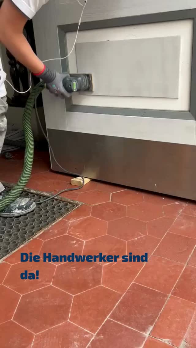 Update-Zeit! 🔨✨
Während es in den Ferien etwas ruhiger in der Schule in Braunschweig ist, wird im Hintergrund fleißig gearbeitet. 🚧💪
Es wird renoviert, verschönert und vorbereitet – damit unsere Räume bald noch einladender werden und ihr tolle Arbeitsbedingungen vorfindet. 🏫✨
Wir freuen uns auf das Ergebnis… 👀
#SchulUpdate #BehindTheScenes #Schulalltag #Renovierung #NeueRäume #Ferienzeit #SchuleImWandel
